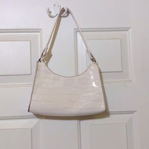 White shoulder bag